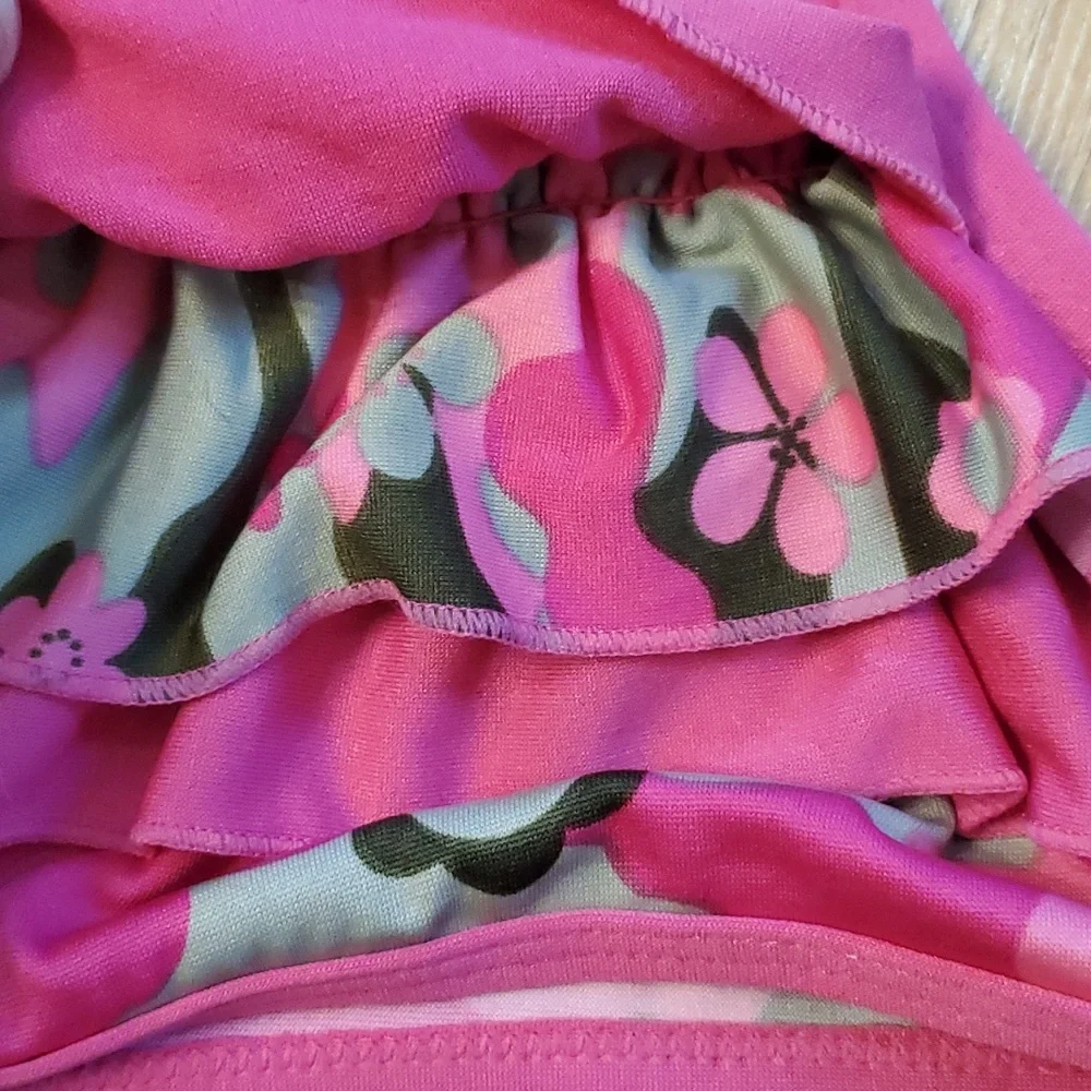 Fisher Price Floral Camo Ruffled 2 piece‎ swimsuit size 7/8
